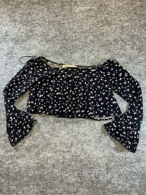 Nina's By Stone Cold Fox Black w White Floral Cropped Long Sleeve Ruffle Top A28